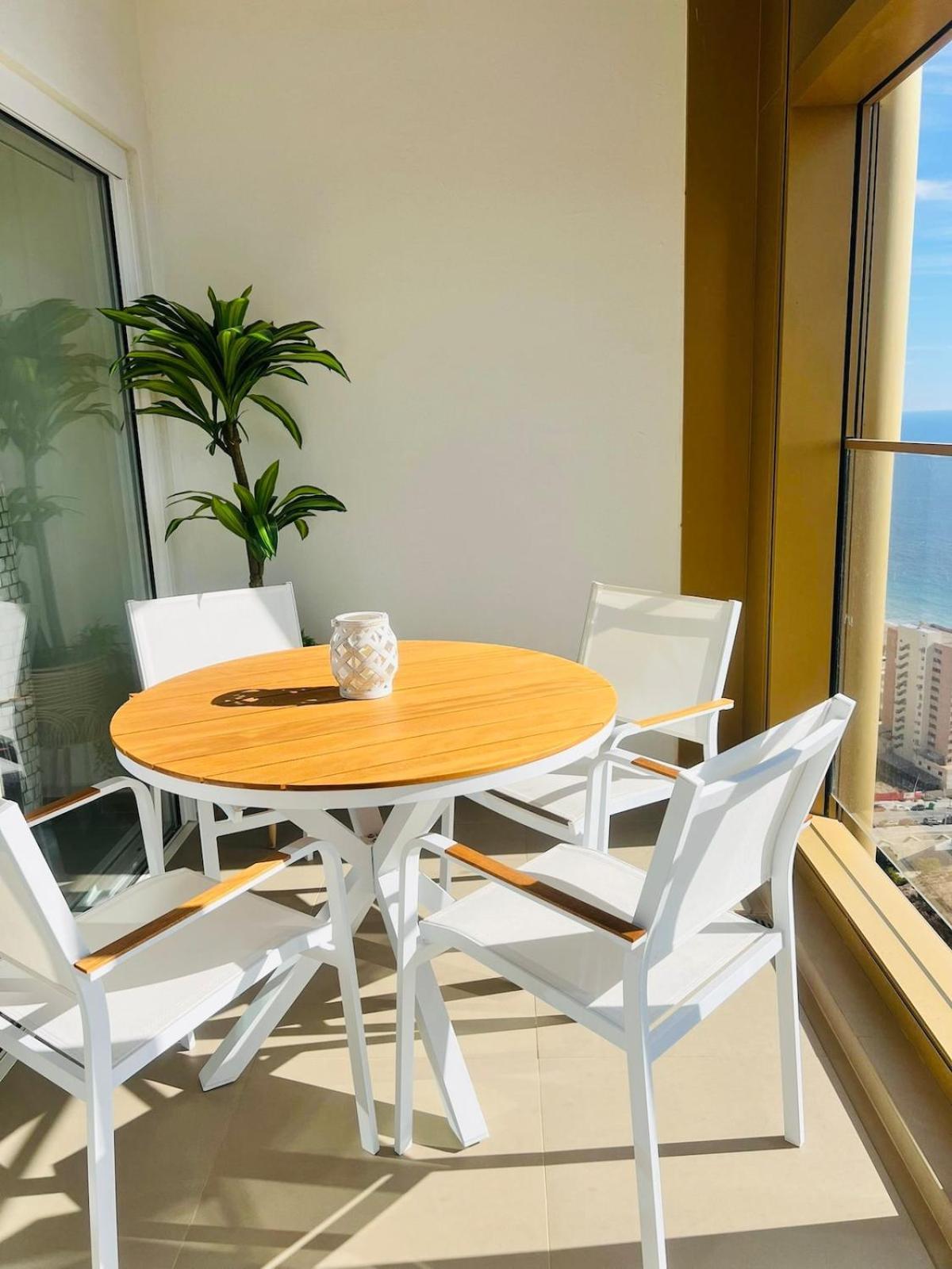 Intempo Sky: Surcando El Cielo Apartment *